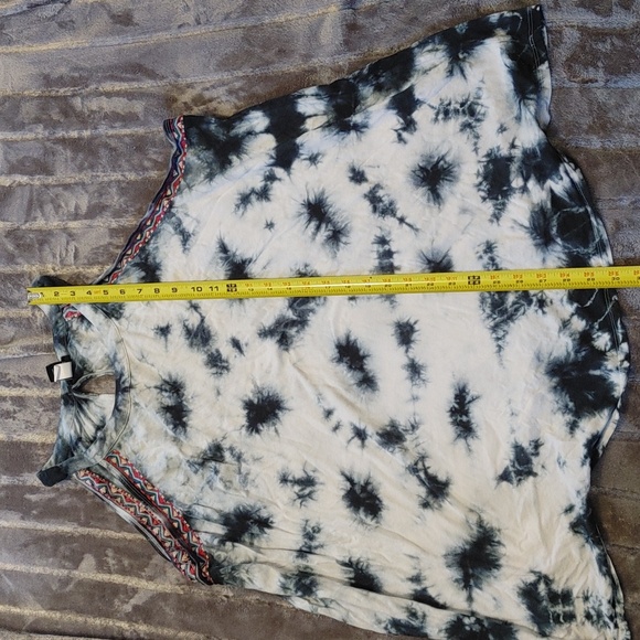 Torrid tank Size 4 NWOT - Picture 4 of 5